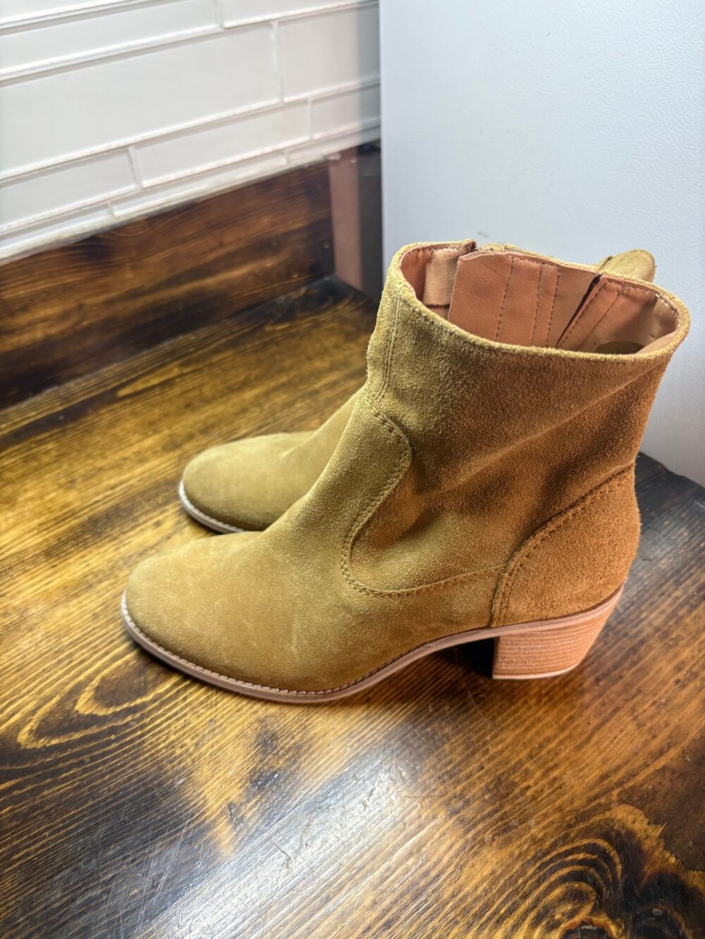 Crevo Tan‎ Heeled Ankle Boots Size 8